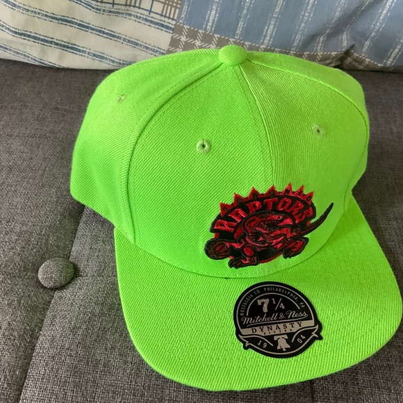 Toronto Raptors Neon Green fitted cap 7 1/4 Brand New - Picture 1 of 3
